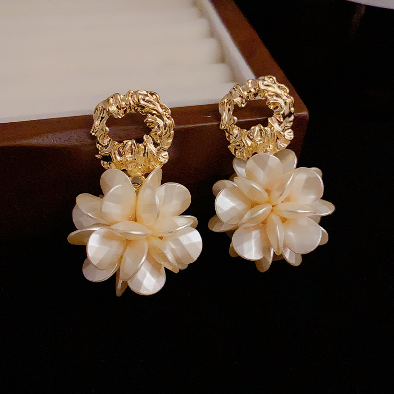 Wholesale Jewelry Vintage Style Flower Alloy Resin 14k Gold Plated Plating Drop Earrings display picture 3