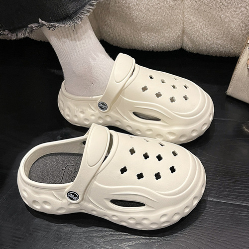 Korean version of thick-soled Crocs women's summer outer wear wholesale shoelaces ins Internet celebrity nurse heightening Baotou garden shoes