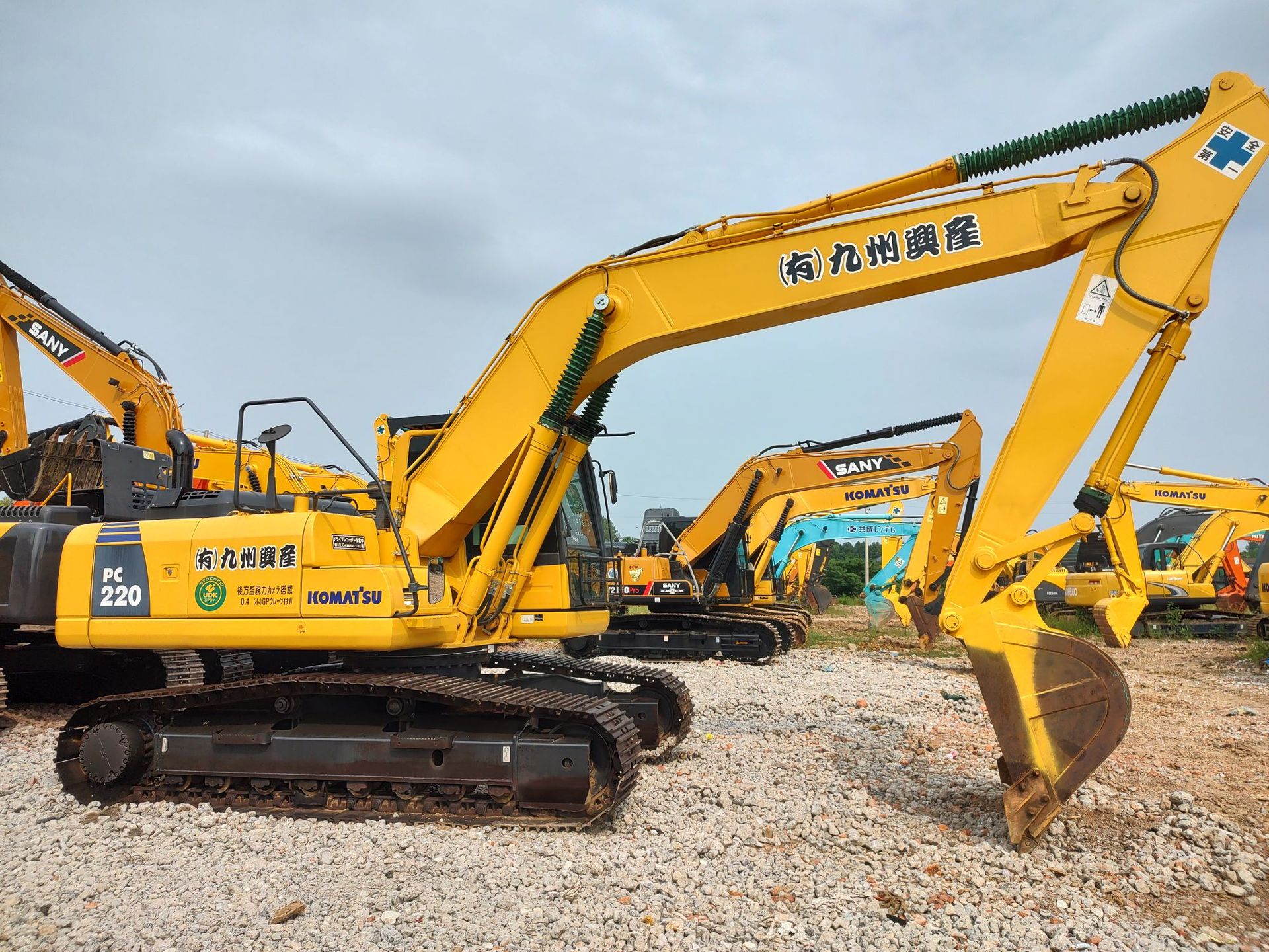 África compra de segunda mano Komatsu 200 220 240 excavadoras importadas