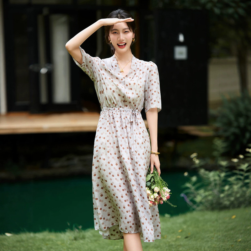 80312 Gentle Polka Dot Mulberry Silk Waist-Cinching Dress, French V-Neck Mid-Sleeve Elegant Silk Midi Dress