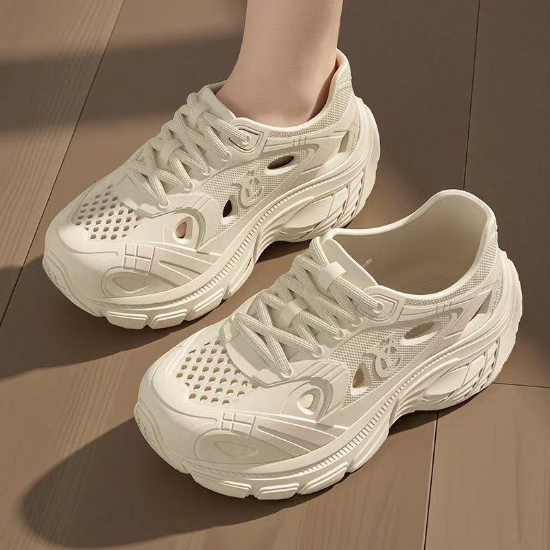 Croc Shoes for Women 2025 New Summer Outer Wear Beach Thick-Soled Eva Sandals Non-Slip Non-Stinky Feet Couple Slippers for Women