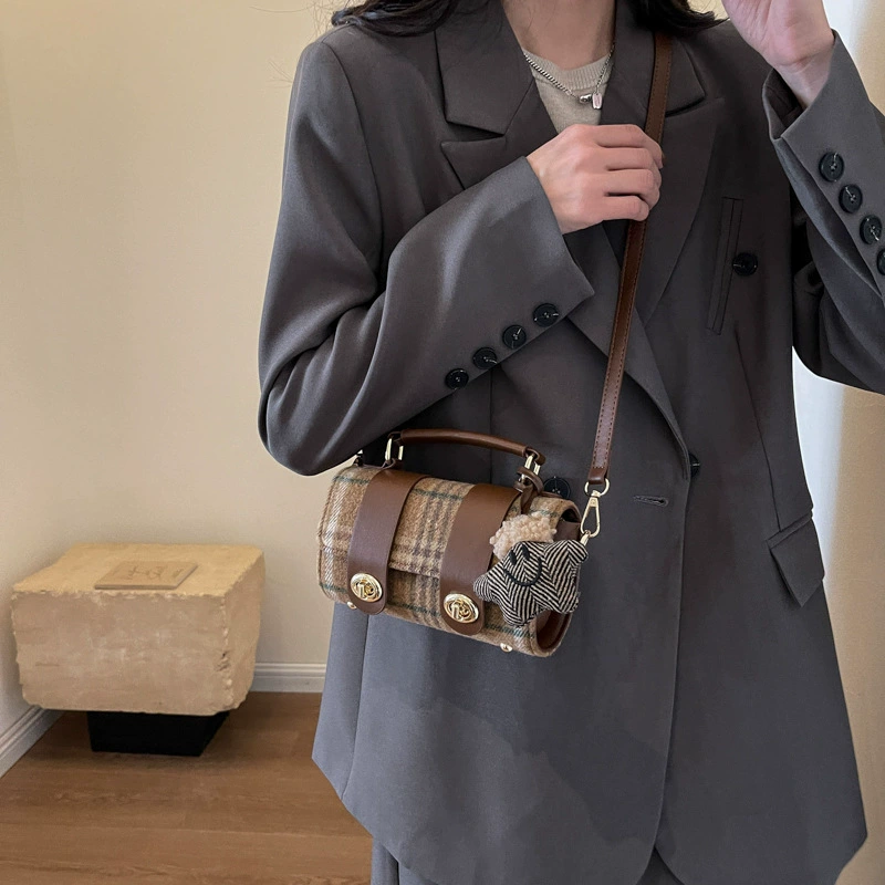 Retro handheld small bag, winter small shoulder bag, 2023