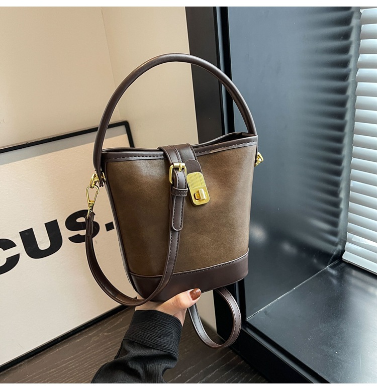 Women's Small Pu Leather Color Block Vintage Style Bucket Zipper Shoulder Bag Handbag Bucket Bag display picture 1