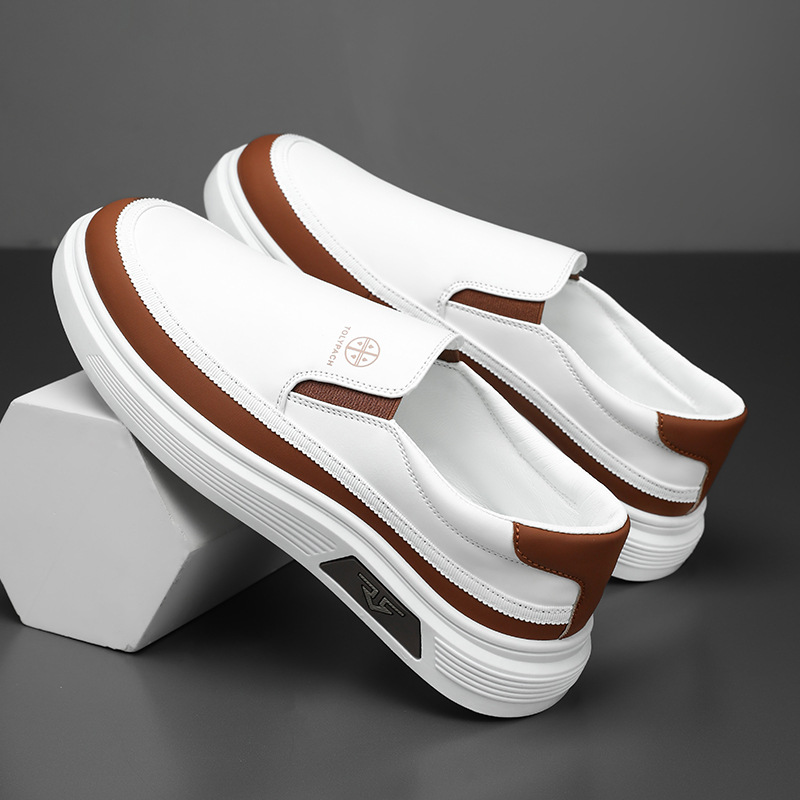 Zapatos de hombre 2025 nuevos zapatos de invierno pequeños zapatos blancos tendencia versátil zapatos de skate de un pie zapatos deportivos casuales de cuero de hombre