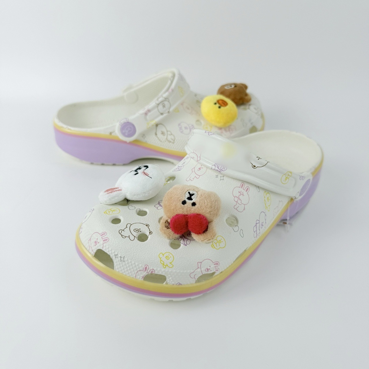 La nueva estrella de la casa de Croca, Winnie the Pooh, oso marrón, monstruo eléctrico, Mickey Minnie, zapatos de agujero de padres e hijos.