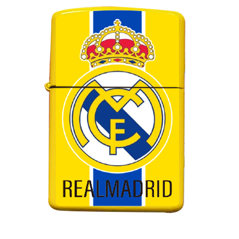 Encendedor de queroseno con diseño de jugador legendarario de la dinastía del fútbol, textura retro en relieve, acabado mate, artesanía