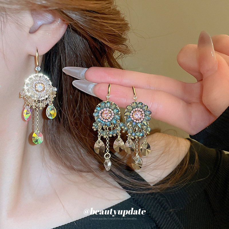 Pendientes de borla de cristal artificial colorido de estilo étnico Pendientes de sentido premium de estilo bohemio Pendientes de moda de lujo ligero