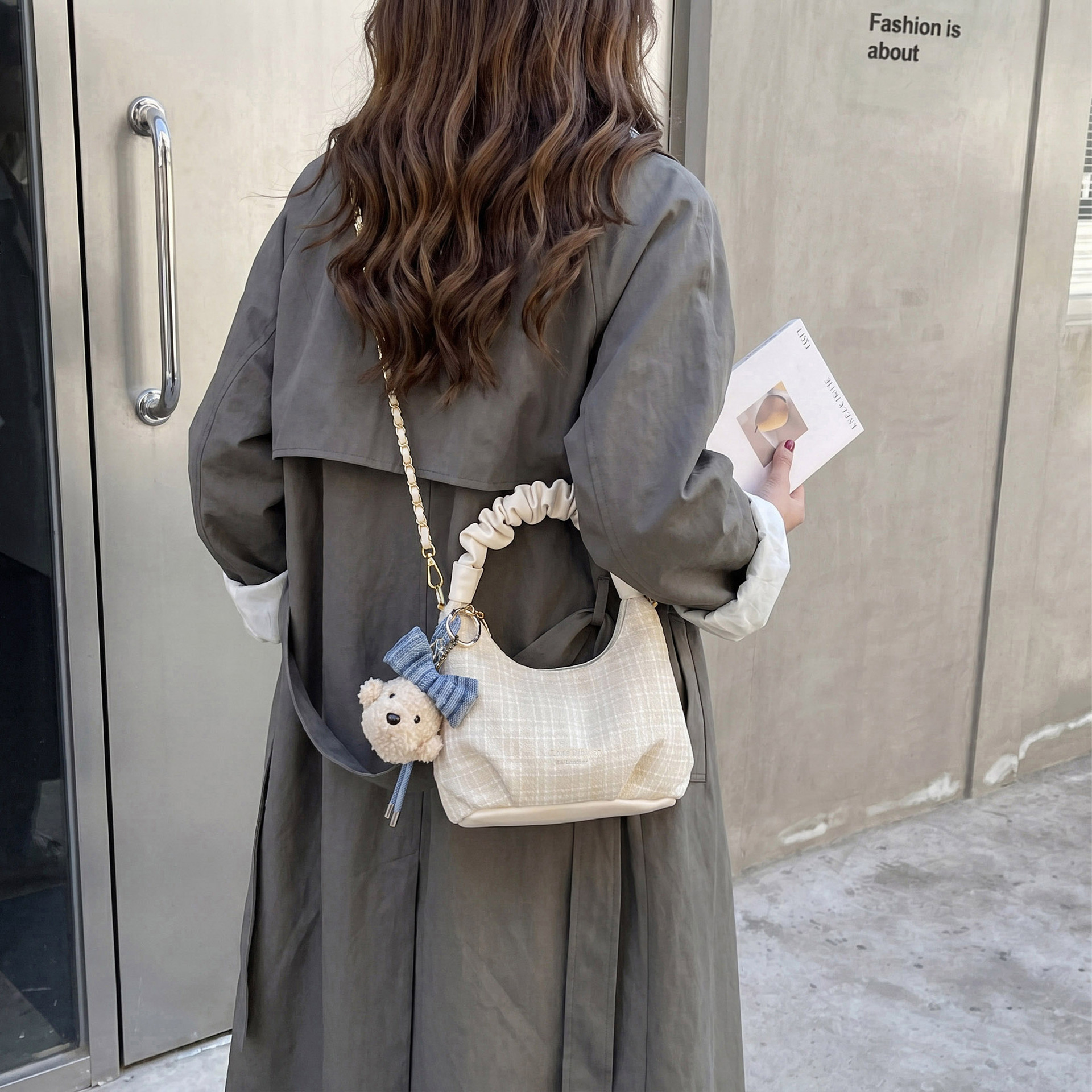 Bolso de mano popular de verano para mujeres 2026 nuevo estilo versátil cadena diaria bolso de hombro sensación de bolso plegado super caliente