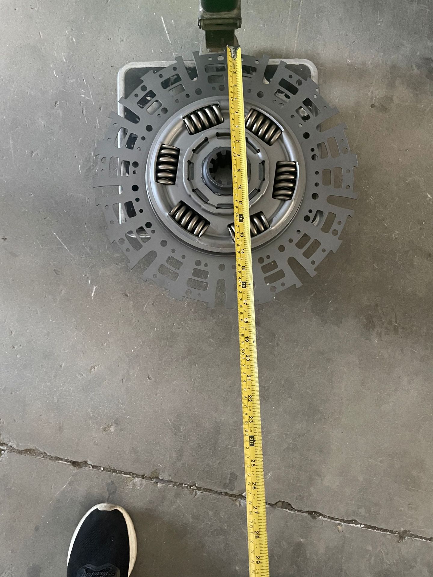 DS430-T clutch disc, compatible with 1601130-ZB601, manufactured by the original factory for Dongfeng Tianlong, Sinotruk Howo, and Hualong