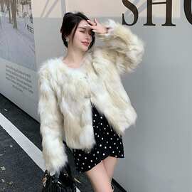 实拍2024冬季气质仿狐狸毛皮草外套女短款皮扣毛毛绒高级大衣