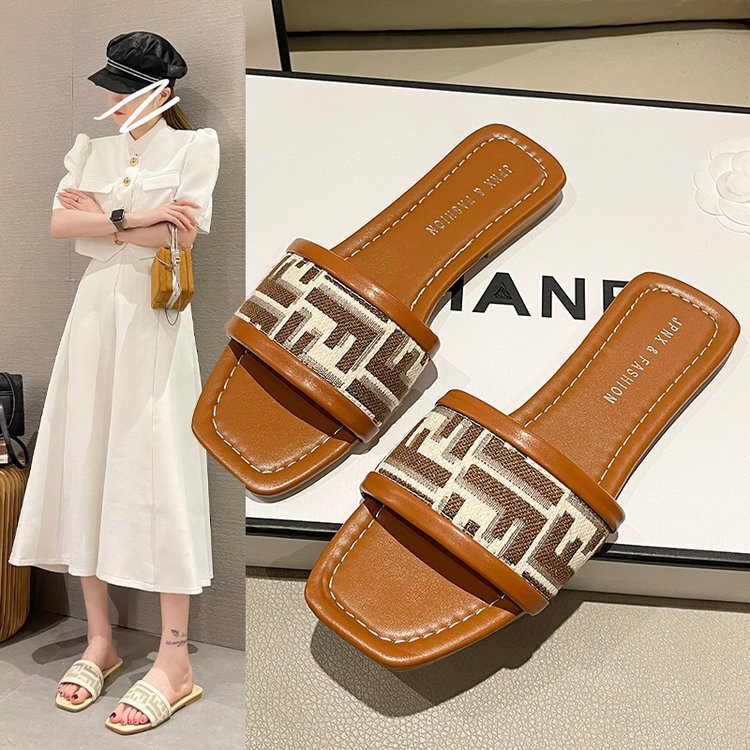 Fairy style outdoor slippers for women ins trendy 2024 Summer new Internet celebrity easy to match flat non-slip slippers