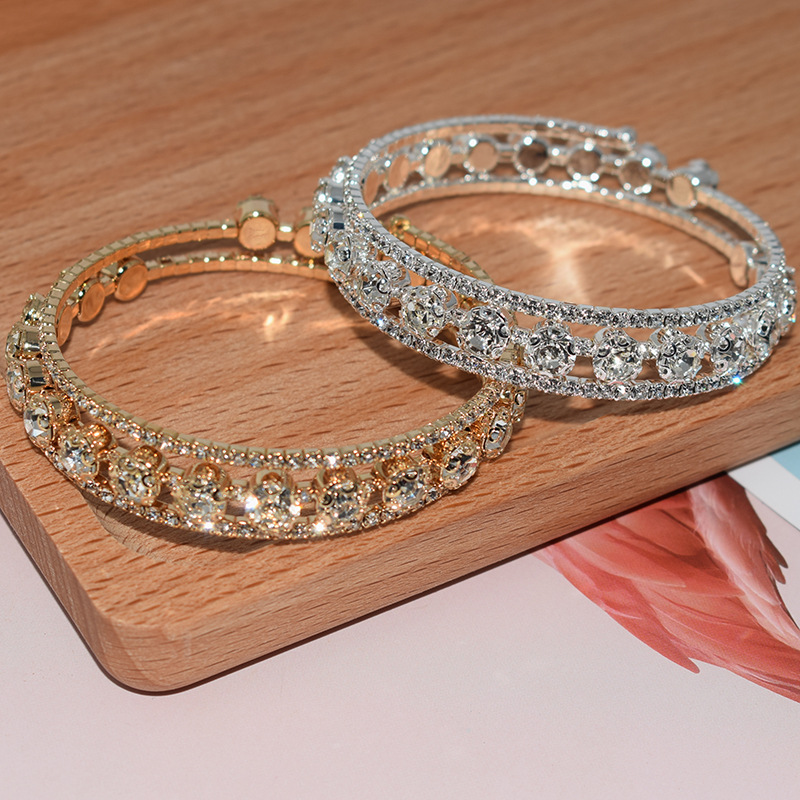 Luxurious Geometric Rhinestone Womenu0027S Bangle