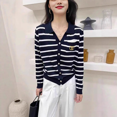 小香风时尚气质翻领长袖针织开衫百搭女毛衣秋冬新款V领条纹上衣