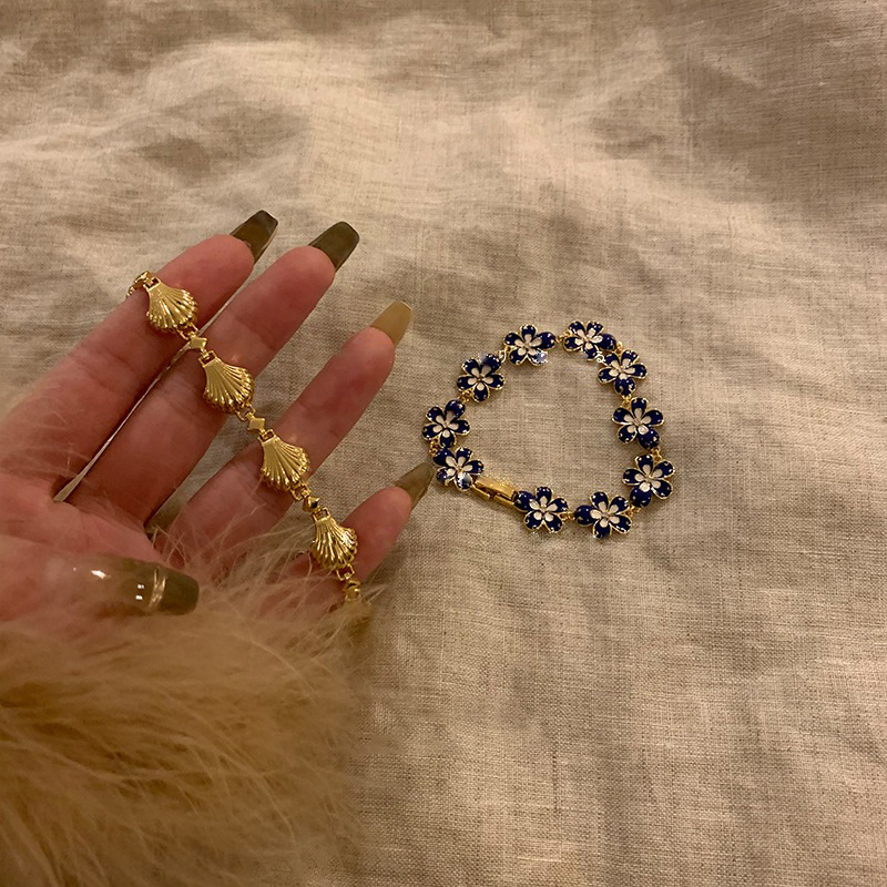 Holiday Occasion Alloy Material Simple Style Flower Alloy Plating Gold Plated Women's Bracelets