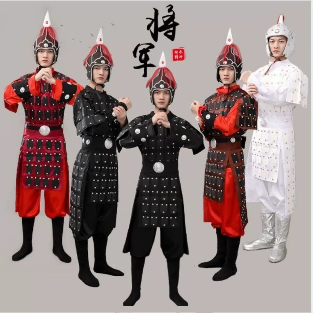 Взрослый древний генерал Юэ Фэй в доспехах