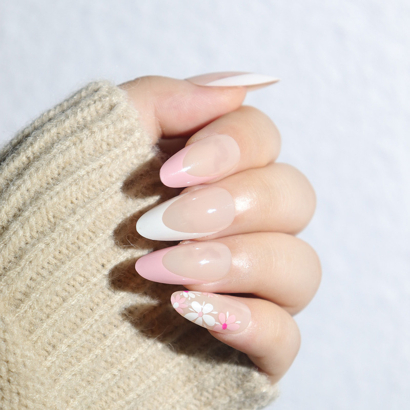 Short Almond-Shaped Manicure White Pink French Wear Fake Nails Flower Foreign Trade Cross-Border Nails
