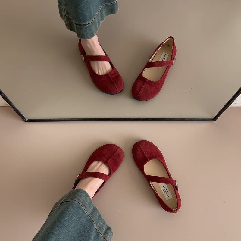 Fairy Fan rojo tacones bajos de camisa superficial un pedaleo 2026 nuevo estilo diario primavera, verano y otoño de cabeza redonda mujer ligera