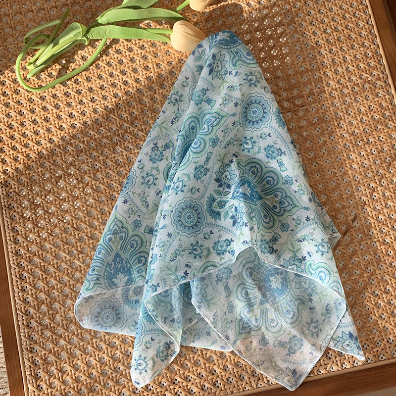 Buñuelo cuadrado de seda de alta sensación primavera y otoño flores cortas lindas dulces buñuelos pastorales buñuelos de collar buñuelos de pañuelo de bolsa de banda flotante