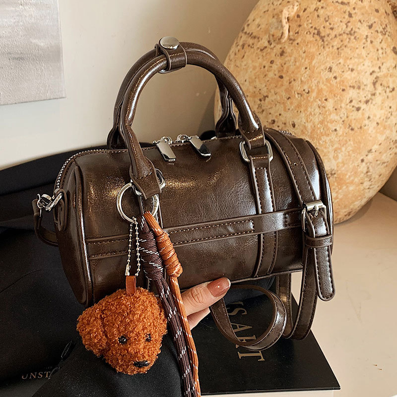 Fashionable Women's Bowling Bag 2024 Autumn New Arrival Minimalist Niche Trendy PU Leather Shoulder Crossbody Bag for Commuting - Thumbnail 2