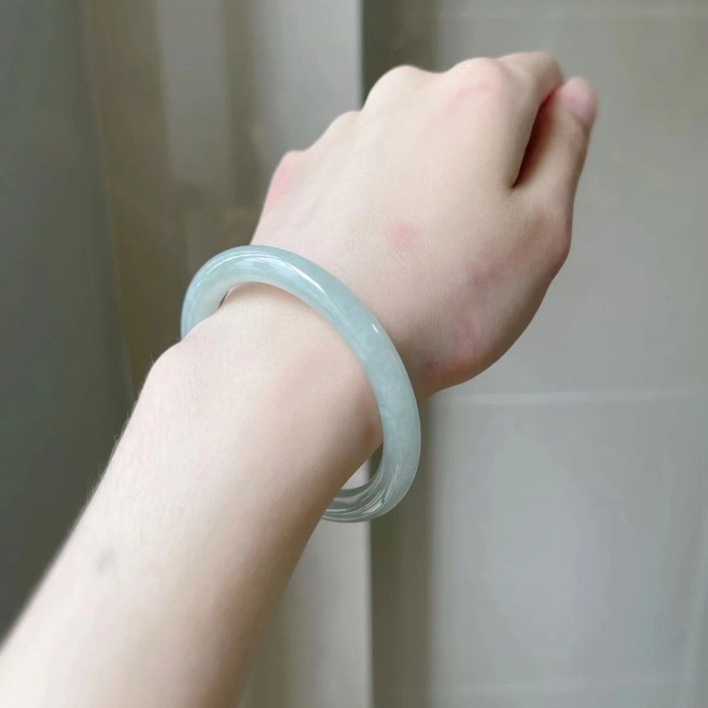Vòng tay ngọc bích Miến Điện chính hãng phong cách quốc gia, dáng tròn mảnh leng keng chi tiết 3