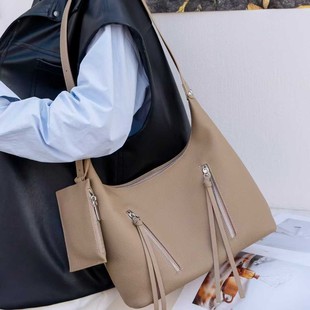 �^��ţƤ���K����������Ů2025�¿����ذ�С���OӋ�|��ͨ�چμ��