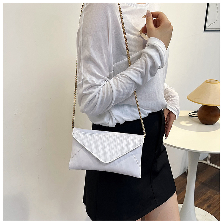 132g Weight Polyester Cotton Lining Material Flip Cover Closure Type Single Shoulder Strap Strap Type Envelope Bag Bags Type Casual, Holiday Occasion Pu Leather Material Solid Color Pattern All Seasons Season Women's Gender Vintage Style, Classic Style Style Medium Size Women's Medium Pu Leather Solid Color Vintage Style Classic Style Flip Cover Envelope Bag 12