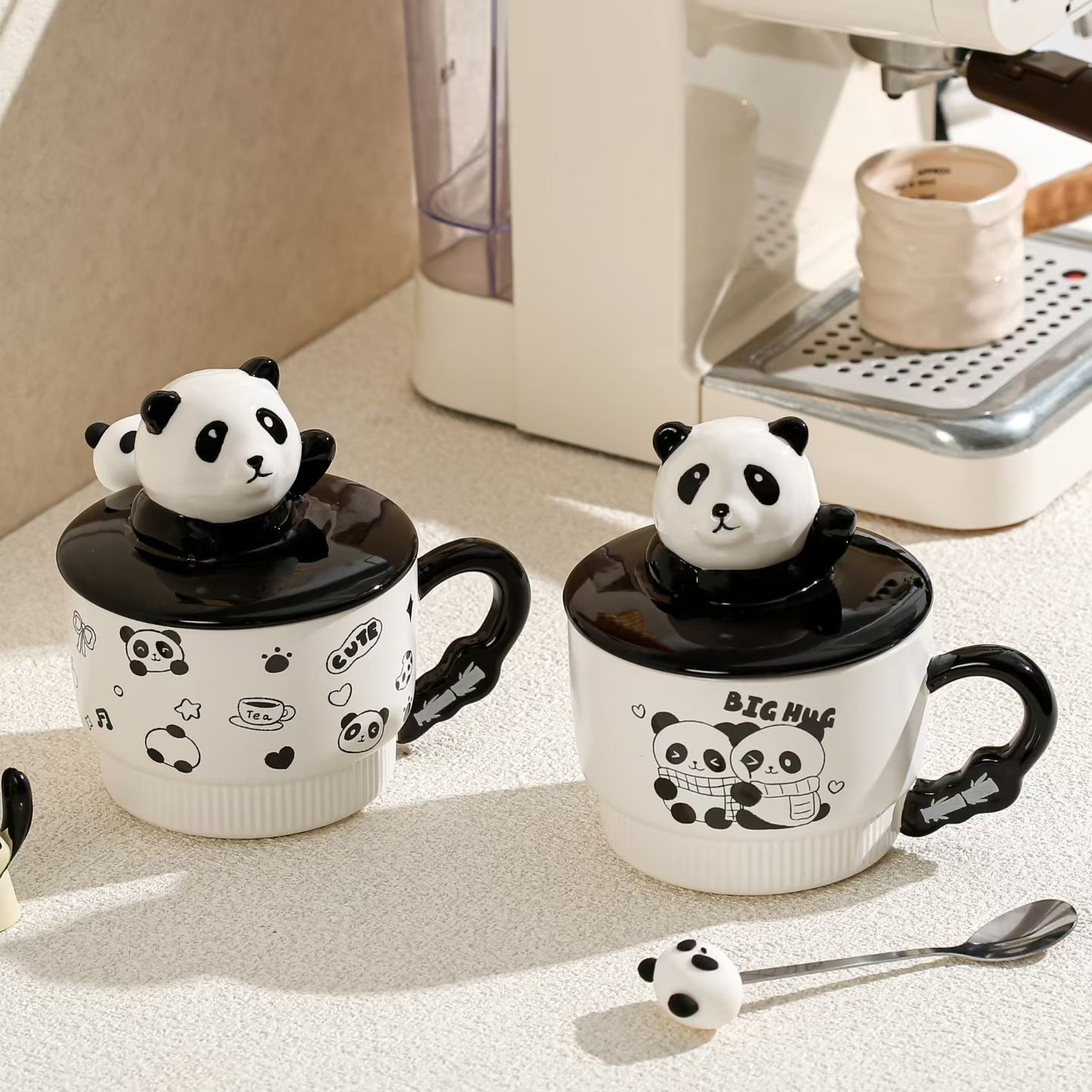 Taza de cerámica creativa Panda con cubierta de cuchara de dibujos animados taza de agua para beber taza de cereales regalo de mano taza encantadora taza de diversión