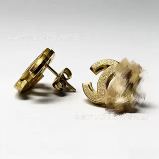小香风双C耳钉2026年新款不锈钢饰品高级优雅气质女网红爆款轻奢