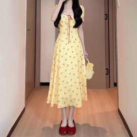 黄色碎花连衣裙子女夏季2025新款超好看修身显瘦法式气质绝美长裙