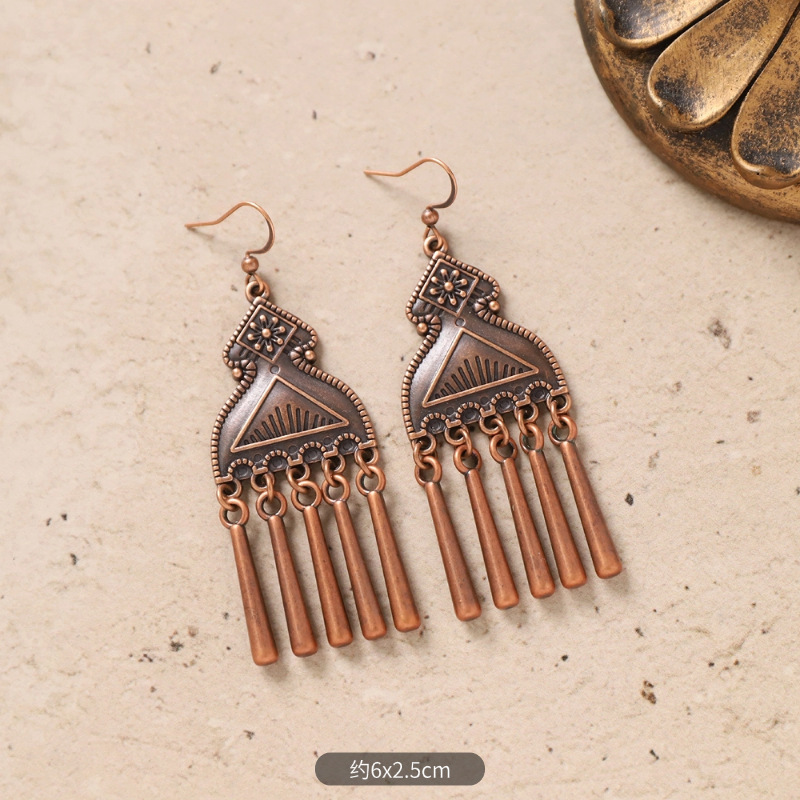 9-Retro geometric tassels