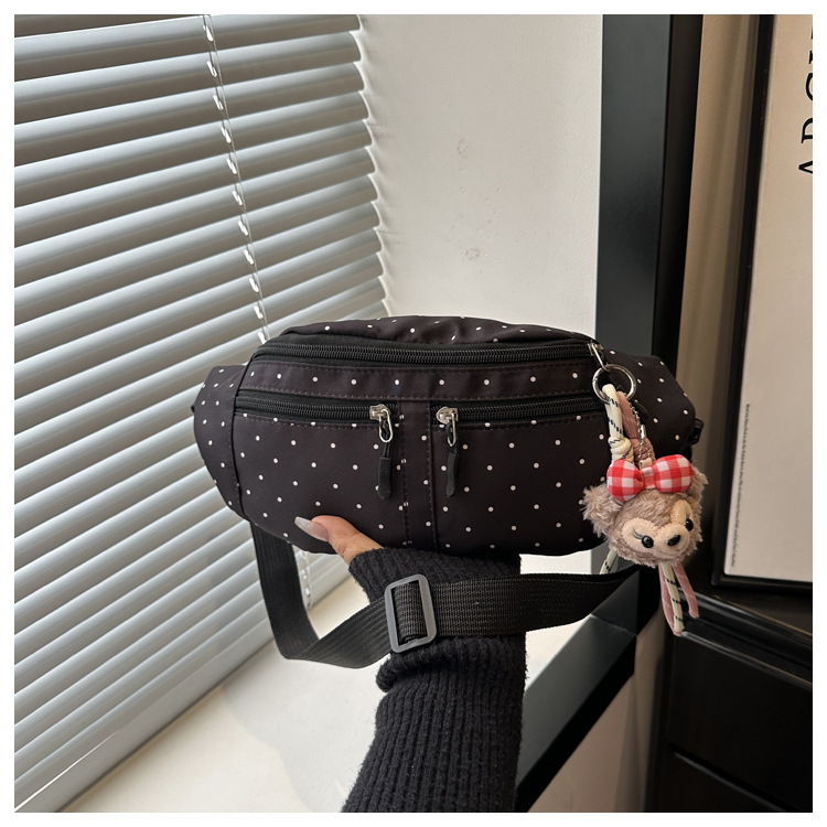 Este año, la moda fresca y dulce bolso de pecho para mujeres 2026 verano nuevo punto de onda bolso de hombro bolso de cintura de estilo extranjero