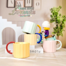 ins���sײɫ�մɱ���Ů�����R�˱��R���������k���Q�yΨ�����ȱ�