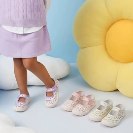 童帆布鞋;童棉鞋;童运动鞋