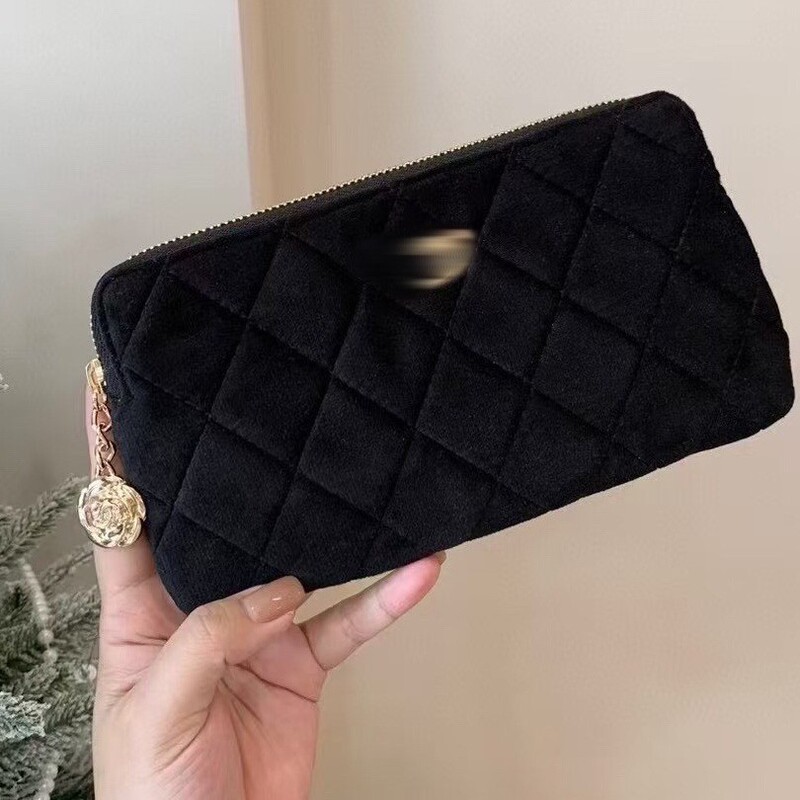 New Camellia Pendant Black Velvet Clutch Bag Small Fragrant Quilted Cosmetics Bag Lightweight Small Clutch Bag
