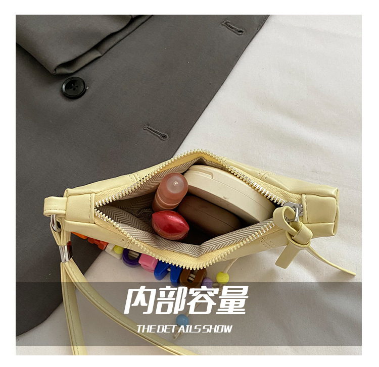 The cute horn bag with a niche neckline design is fashionable and trendy. The mini crossbody bag is in a solid color, simple and elegant with a high-end texture Specification drawing