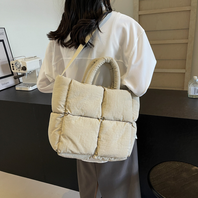 簡約羽絨手提包棉服女包純色填棉太空包托特包柔軟方格手提單肩包