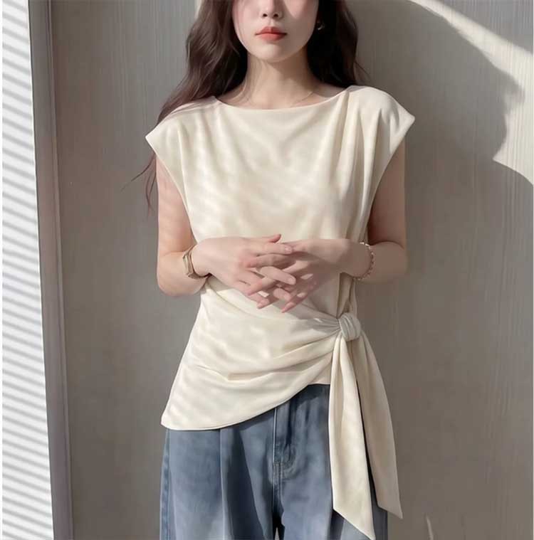 Áo thun nữ không tay thắt lưn bất quy tắc, phối dây rút eo, form ôm nhẹ — trắng ngà chi tiết 5
