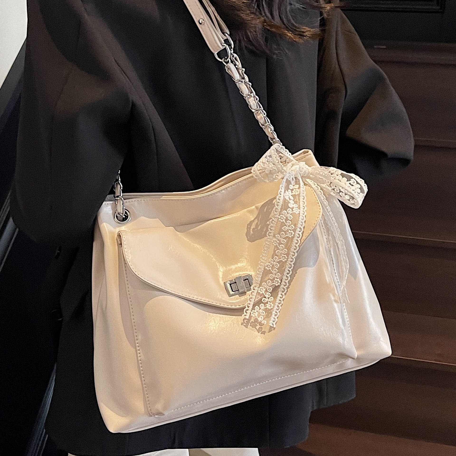 Large Textured Handbag For Women, Versatile Commuter Shoulder Bag_voghion.com