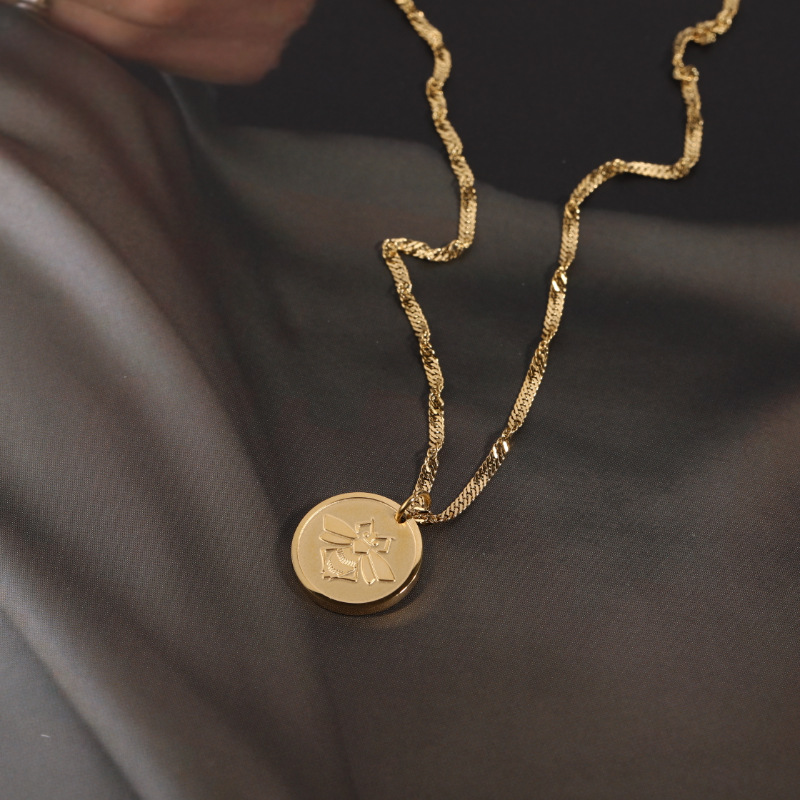 stainless steel fashion simple round bee sweater chain necklace wholesale