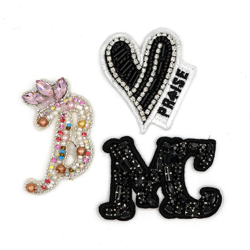服装辅料 原创手工彩钻字母B黑钻字母MC刺绣布桃心头饰简约时尚风