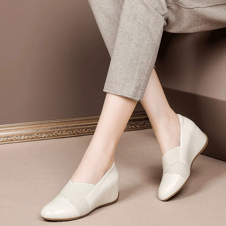 Туфли для мам на танкетке, женская модная женская обувь на высоком каблуке в британском стиле с плоской подошвой и круглым носком, Маленькая кожаная обувь, увеличивающая внутренний рост, ленивая обувь