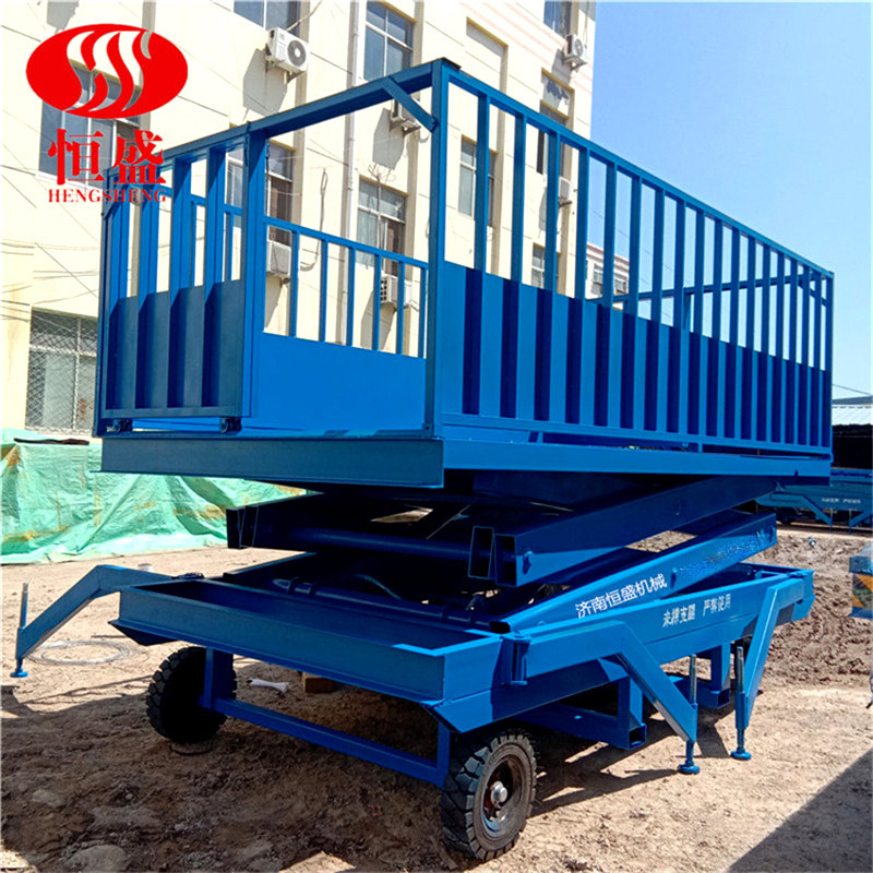 厂家定制养猪场中转装猪台电动液压卸猪台小型出猪台装牛台装羊台