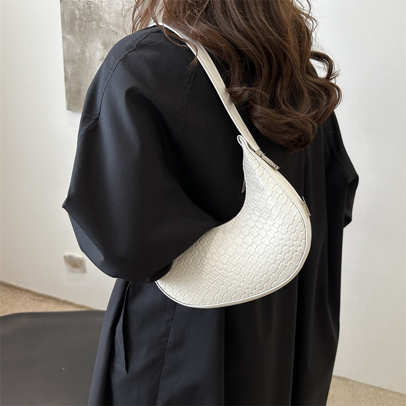 Nuevo bolso de medio mes, bolso de hombro de mensajero portátil ajustable, bolsa de media luna de moda, bolsa de bola de masa, 2024 invierno de alto valor