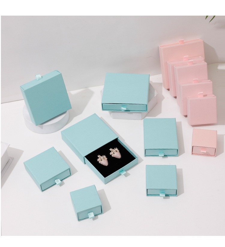 Simple Style Solid Color Paper Jewelry Boxes display picture 1