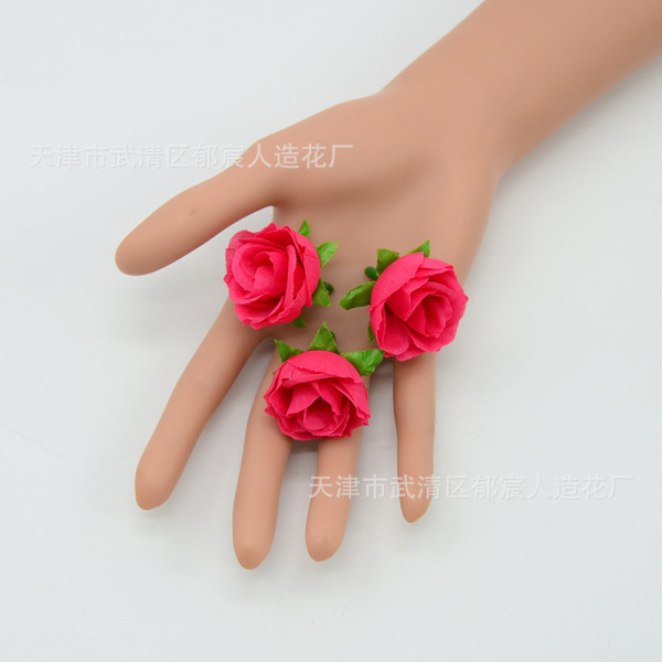 nail decoration contains rose
