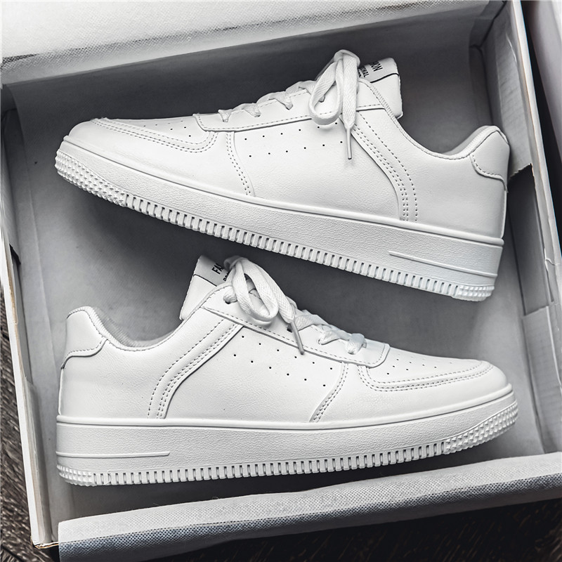 Primavera de zapatos blancos de suela gruesa 2024 nuevos zapatos de hombre estudiantes de moda de skate casuales elevados zapatos deportivos transpirables