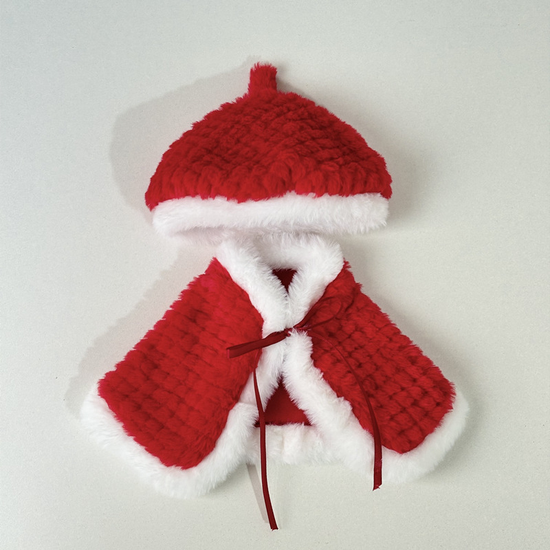 Романтический красный костюм