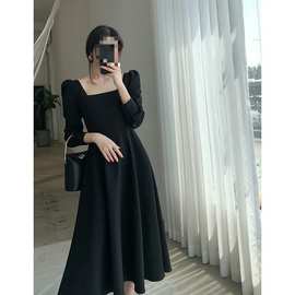 黑色连衣裙女2023秋冬新款长袖法式复古赫本风方领长裙一件代代发
