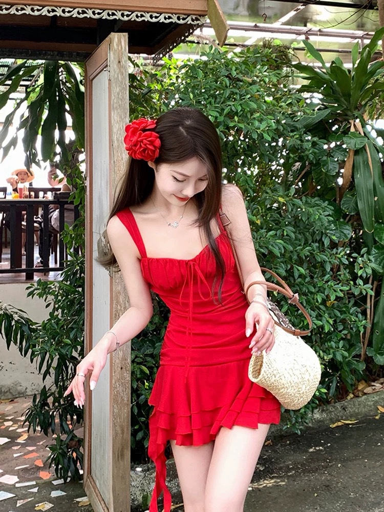 Puramente deseoso diseño irregular vestido corto de cintura roja temperamento elegante cintura delgada trajes de baño unidos para mujeres verano