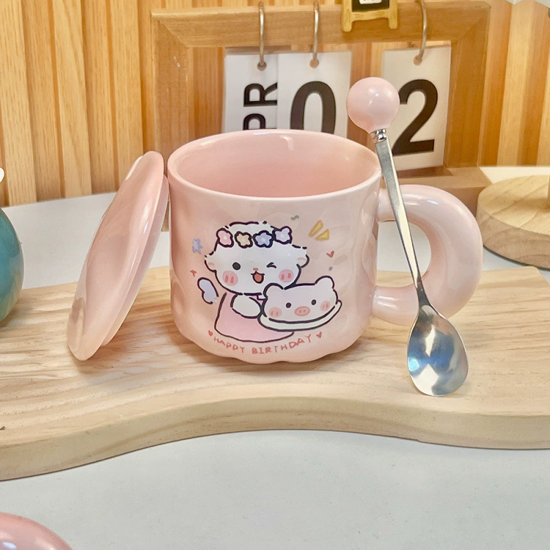 Милая кружка для дня рождения с крышкой и ложкой, керамическая чашка для девушек, с красивым внешним видом и значимой датой дня рождения